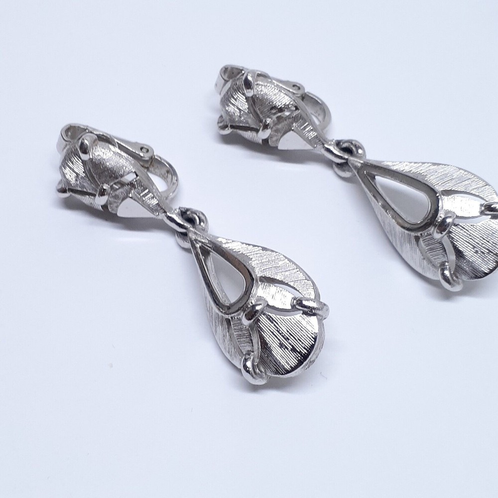 Vintage Crown Trifari Earrings Signed Clip On Silver Tone Dangle - Picture 9 of 16